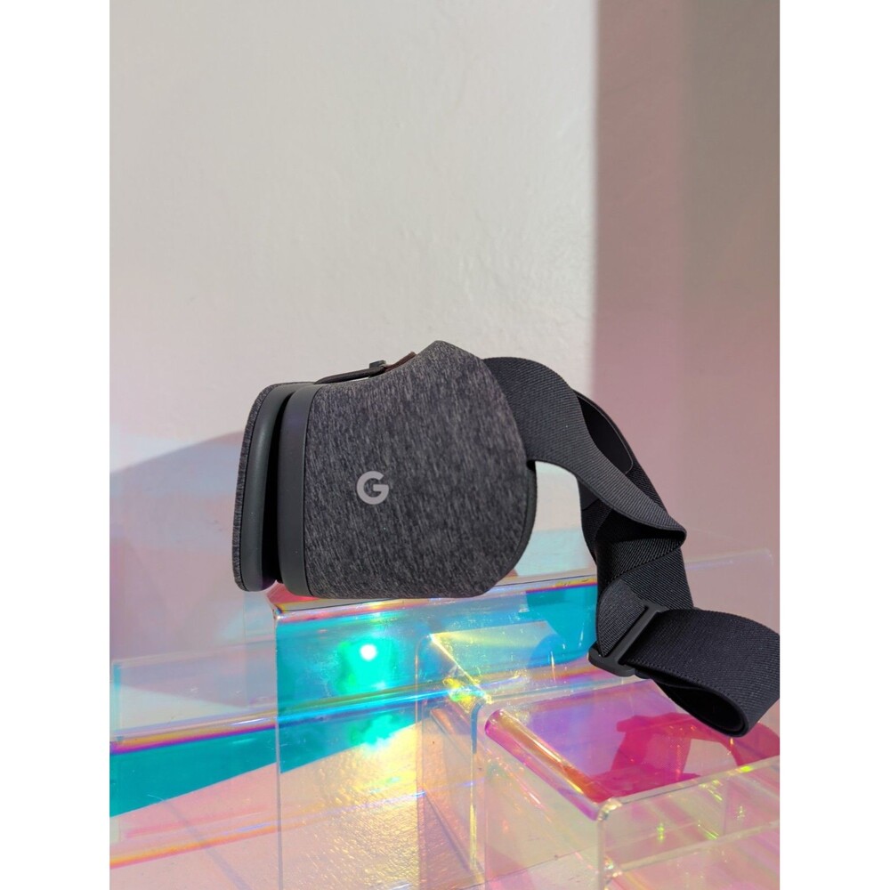 Google Daydream View Virtual Reality Headset - Fog